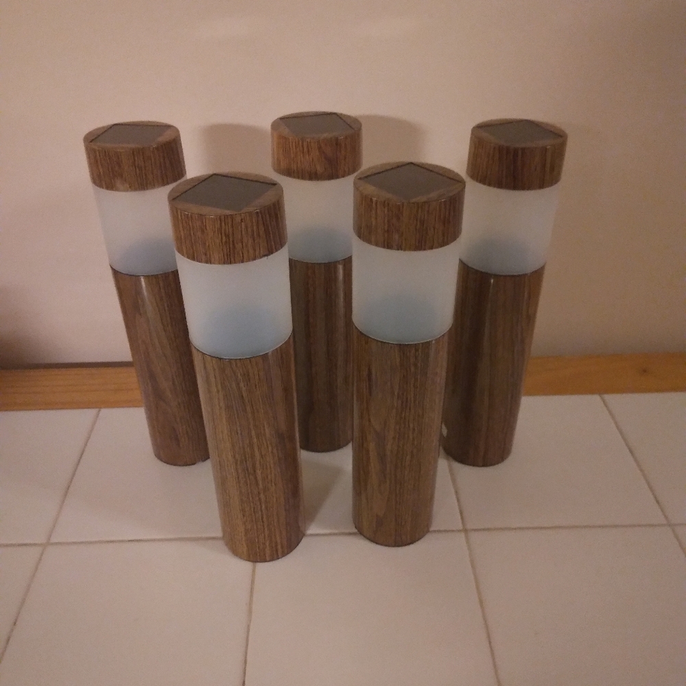 solar yard lights set of 5 wood grain look